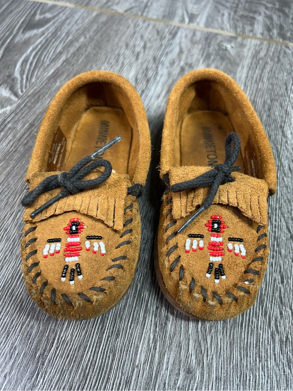 Minnetonka Kids thunderbird Suede Beaded Moccasins